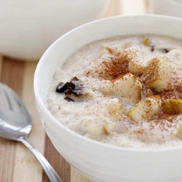 Cinnamon, pear and date porridge.
